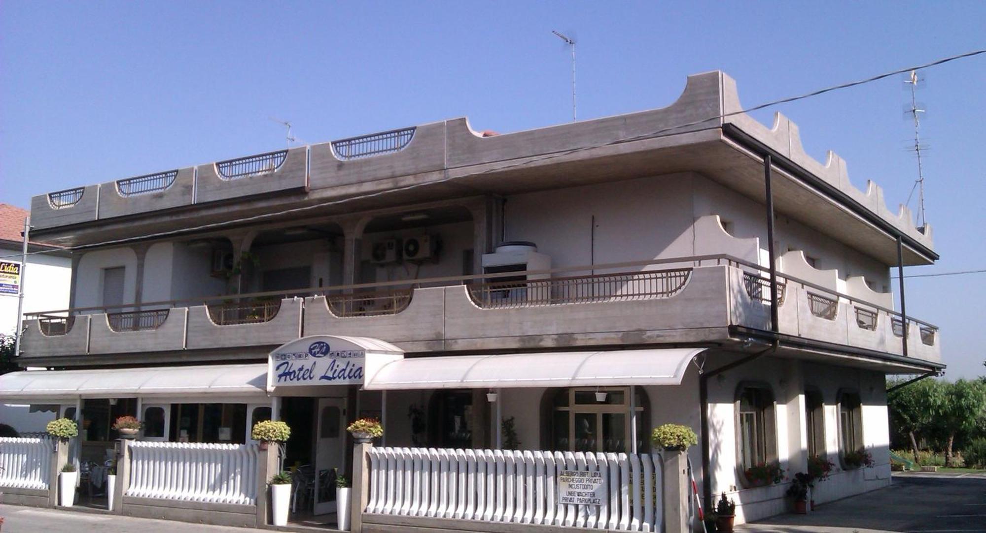 Hotel Lidia Alba Adriatica Exterior photo