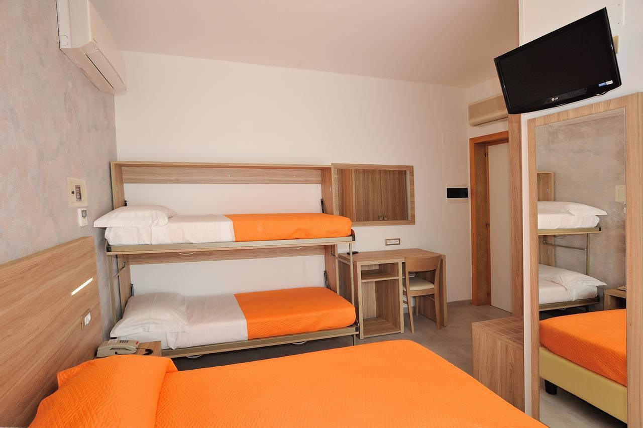 Hotel Lidia Alba Adriatica Exterior photo