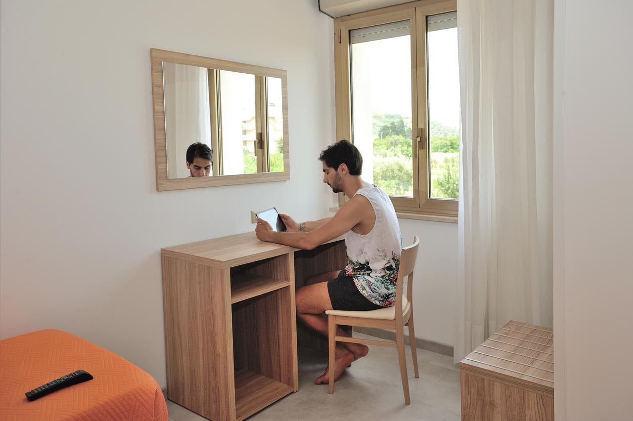 Hotel Lidia Alba Adriatica Exterior photo